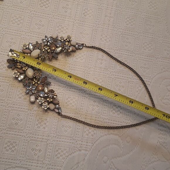 Gorgeous Vintage Floral Statement Necklace - Unsigned - Picture 5 of 7